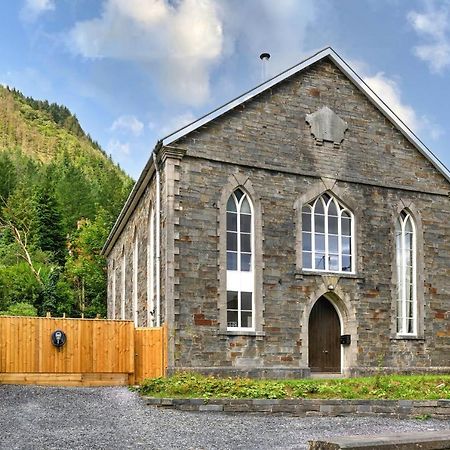 Finest Retreats - Luxury Converted Chapel With Hot Tub & Games Room 迪纳斯马维 外观 照片