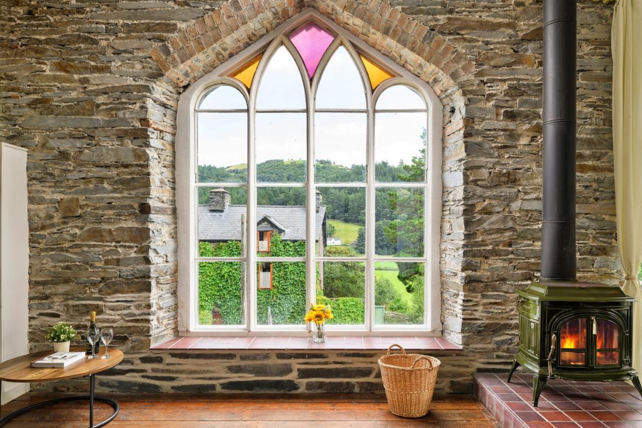Finest Retreats - Luxury Converted Chapel With Hot Tub & Games Room 迪纳斯马维 外观 照片